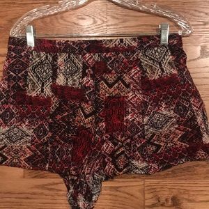 Patterned soft shorts